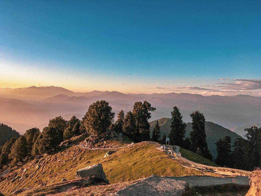 Dainkund Peak: The Singing Hill Above the Clouds