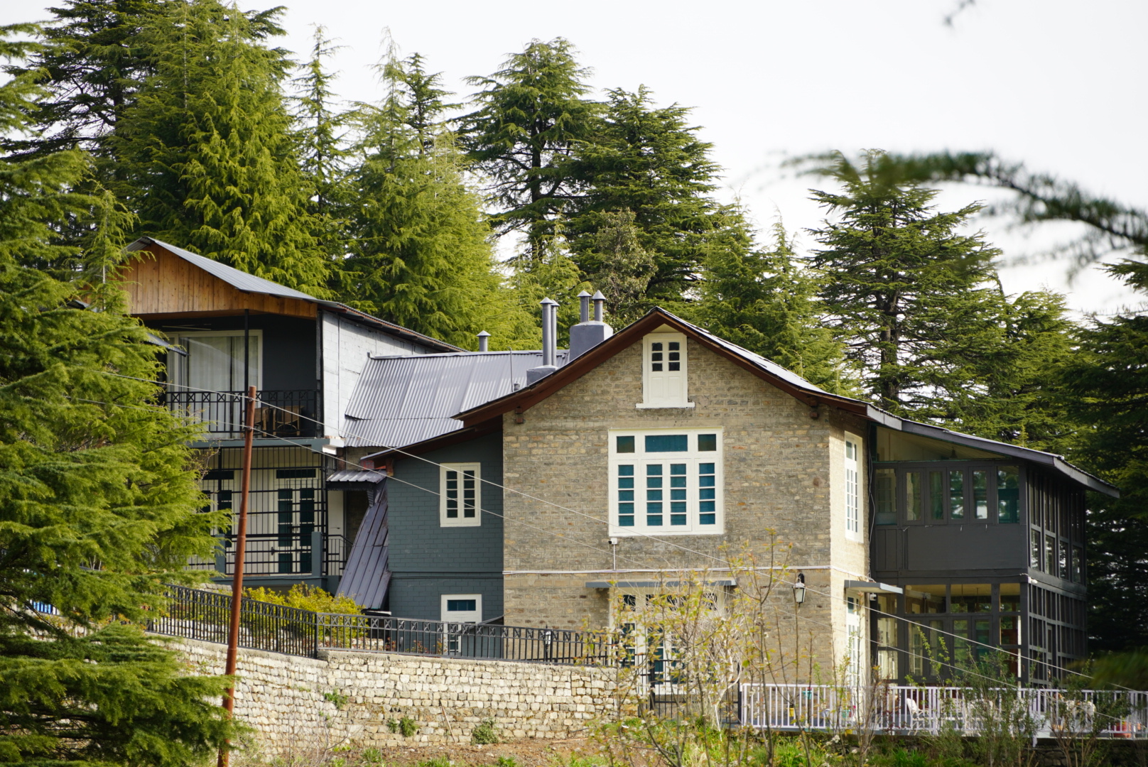 himalayas view  deodar manor